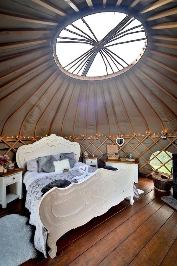 Secret Cloud House Holidays Luxury Yurts With Hot Tubs Cauldon エクステリア 写真